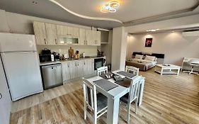 Central Vista Apartment By Mit